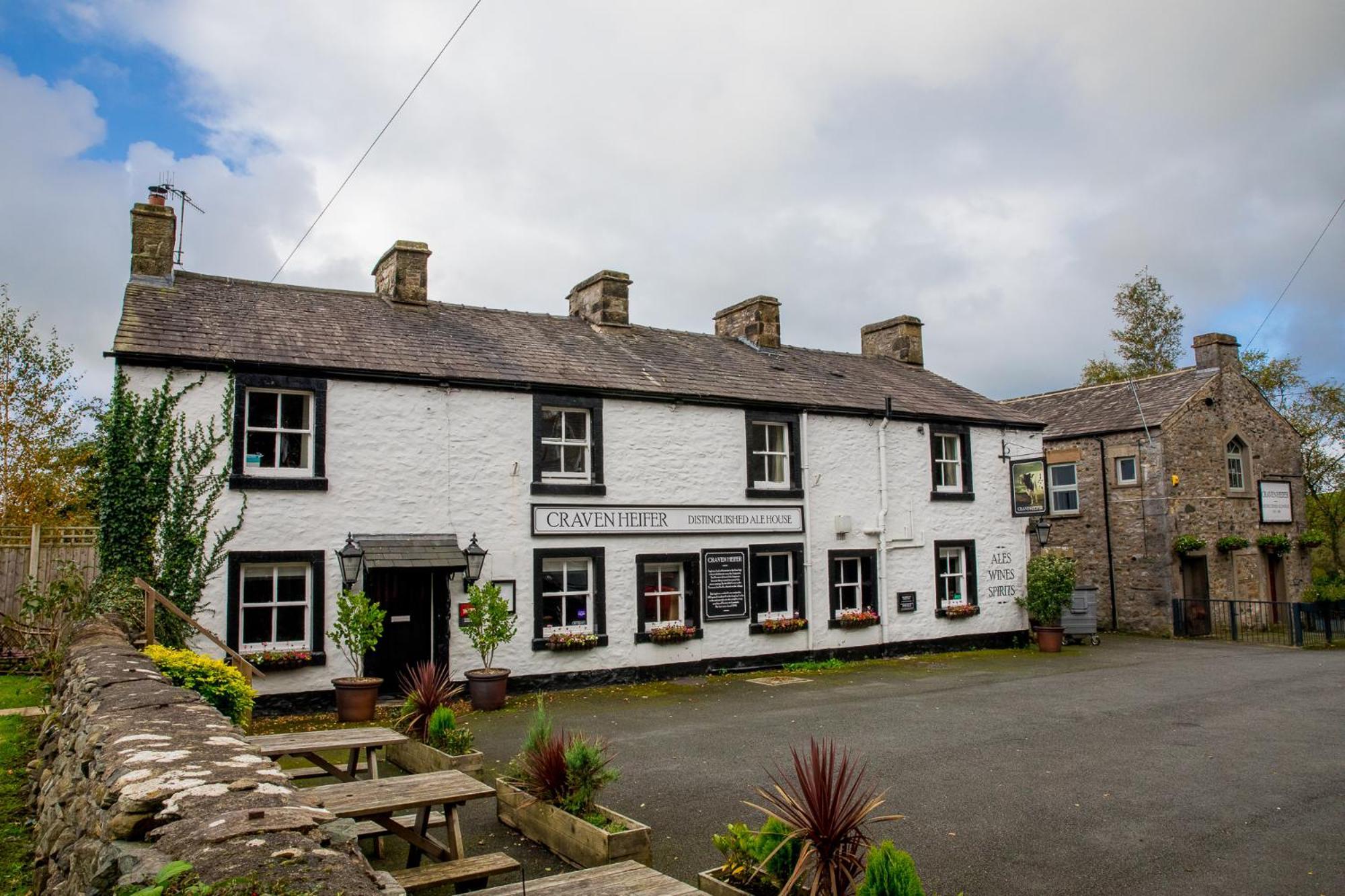 Craven Heifer Hotel Ingleton  Buitenkant foto